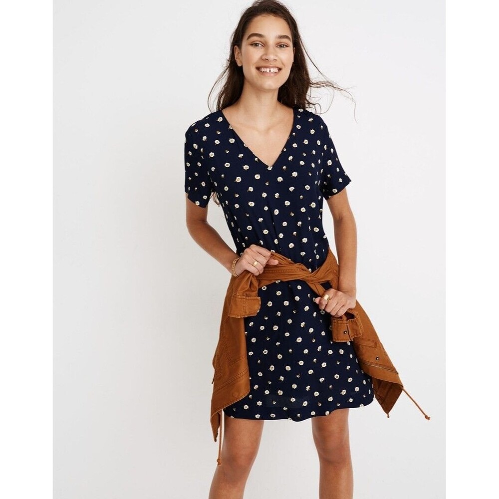 Madwell Button-Back Easy Dress in Daisy Dots Dark Nightfall Navy Blue Medium